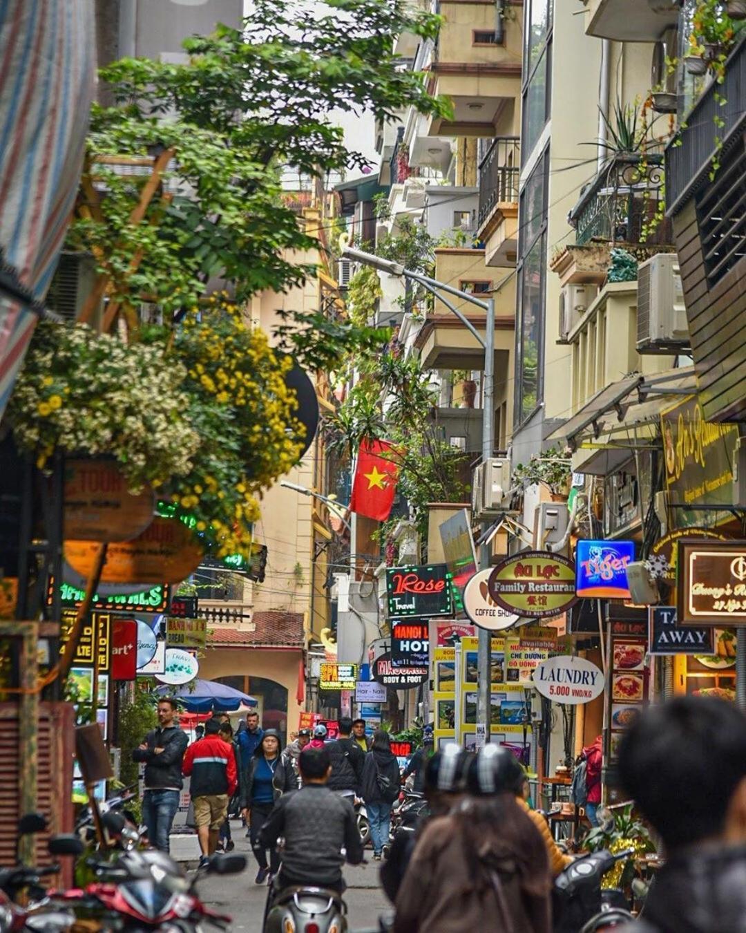 Hanoi Win Hotel & Travel Exterior photo